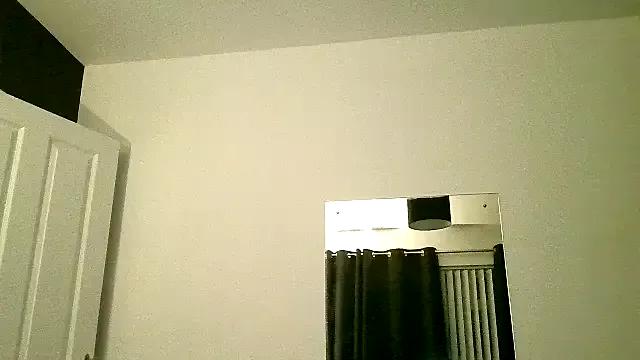 Freechat xCharlie_MILFx on StripChat