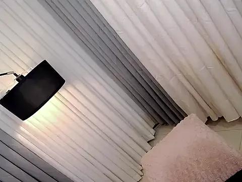 Xhugejerkingtrans on StripChat