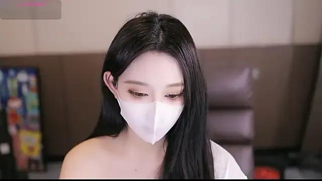 Freechat yaya_1888 on StripChat