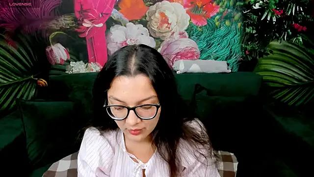 Freechat ZarifaBev on StripChat