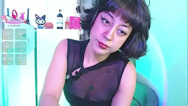 zora_blue777 on StripChat