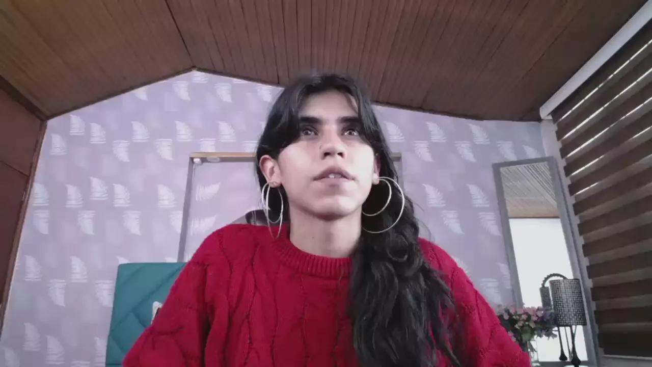 Bella_Poisonous from Cam4