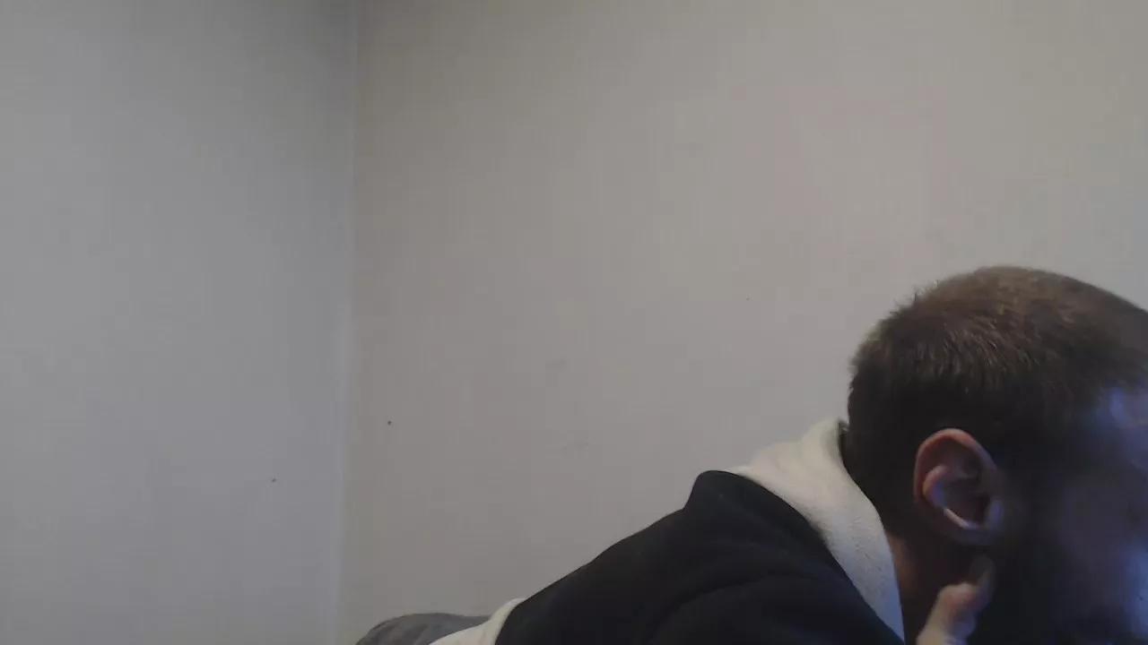 bigBUZZZZ69 from Cam4