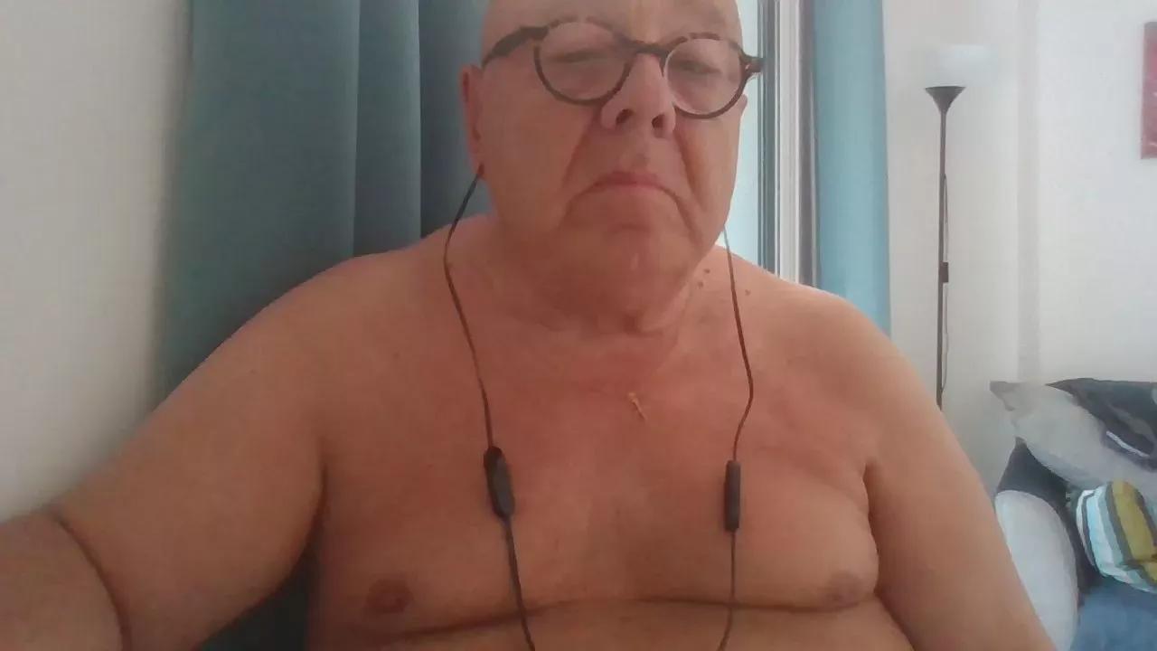 Dadybear from Cam4