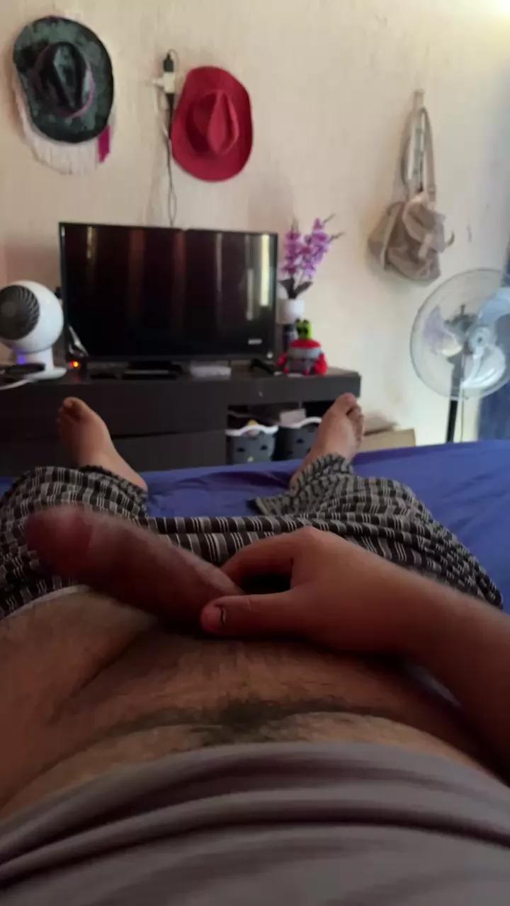 DIMITRI_HOTSHOT from Cam4