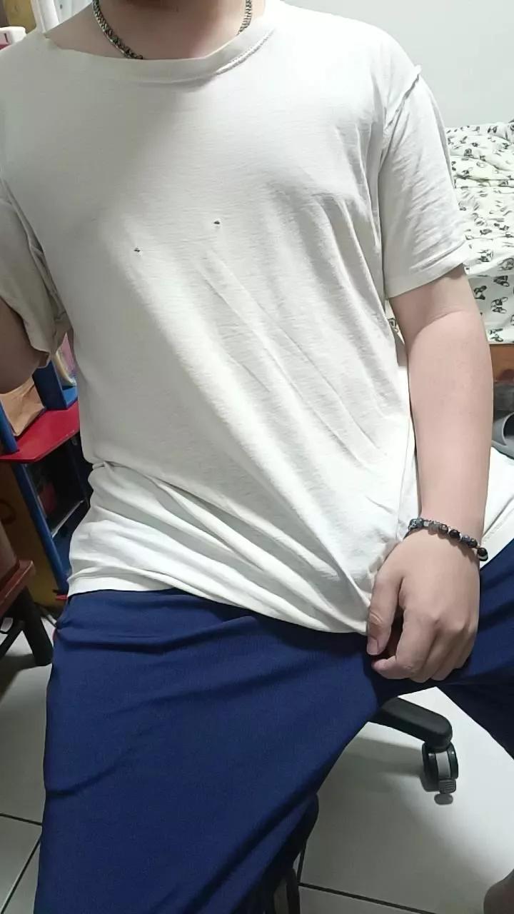 Happyboy708 from Cam4