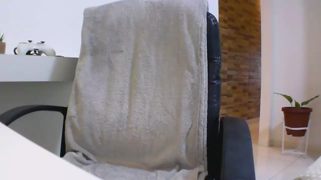 juhh93 from Cam4