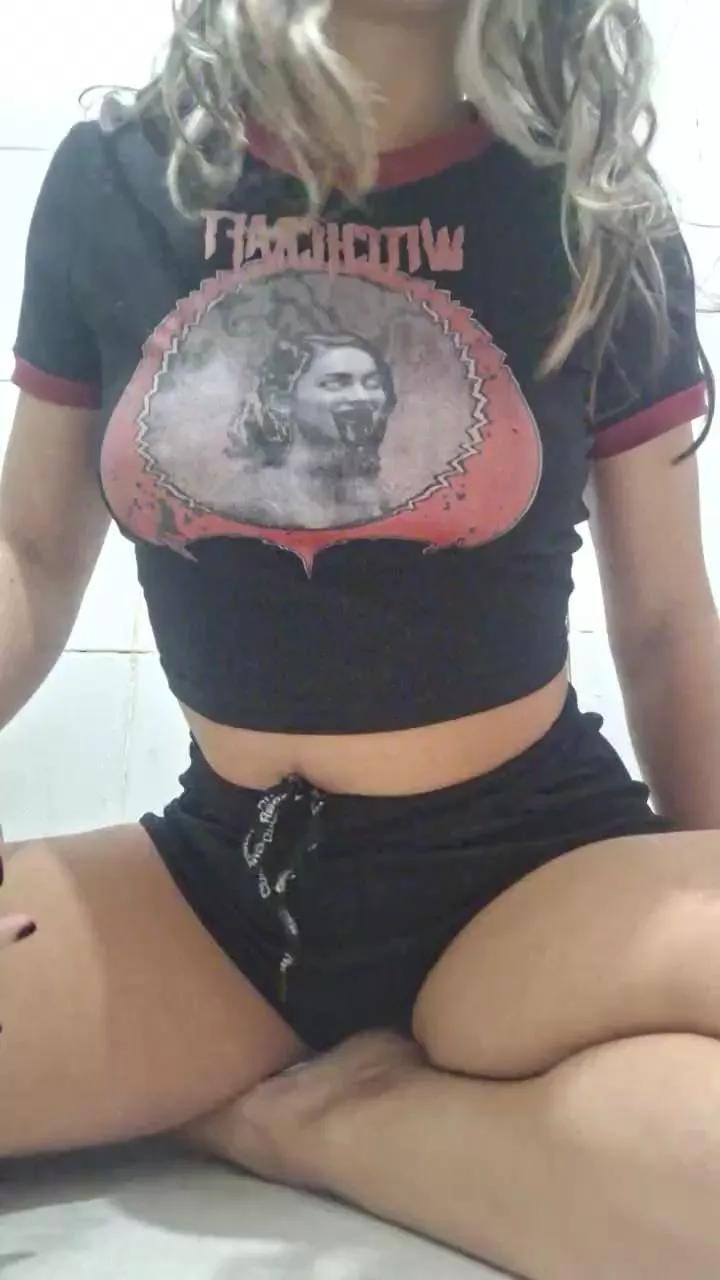 LizzieBlack from Cam4