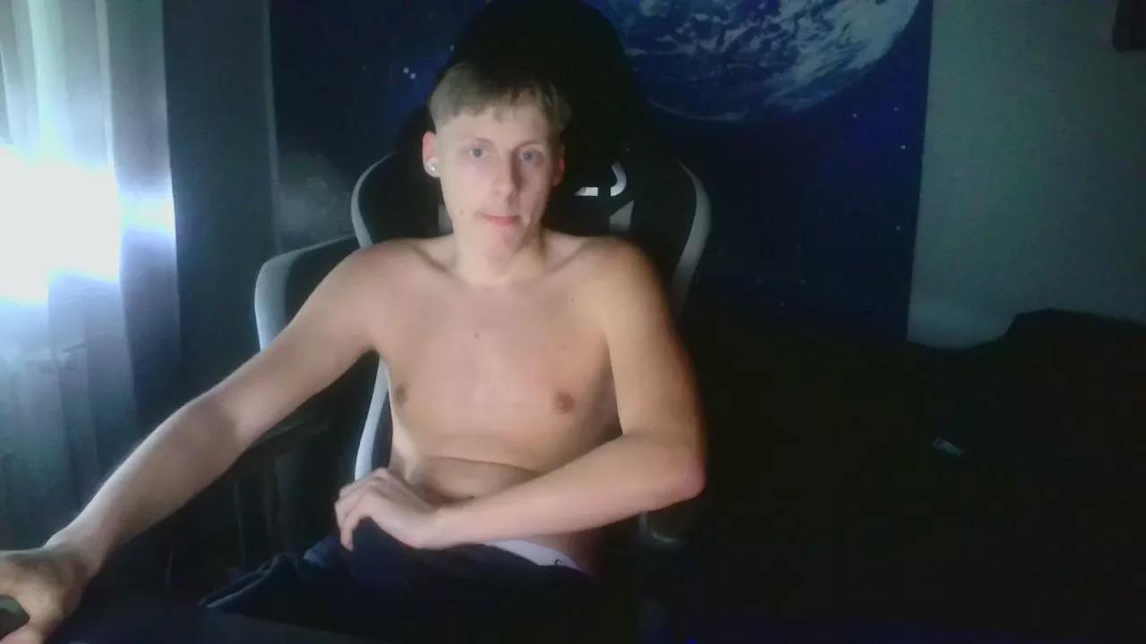 looverboy18y from Cam4