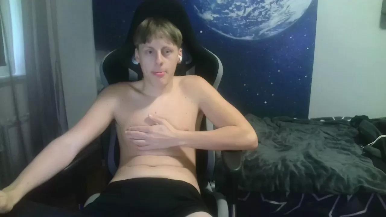 looverboy18y from Cam4