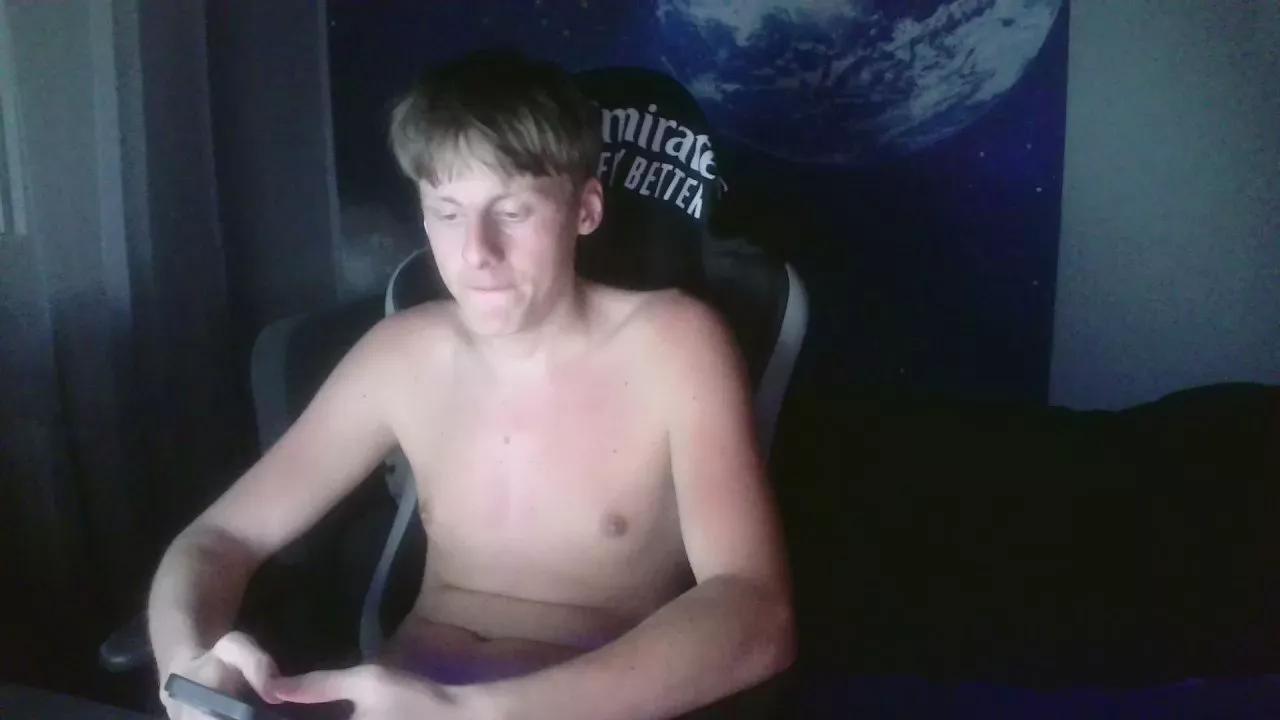 looverboy18y from Cam4