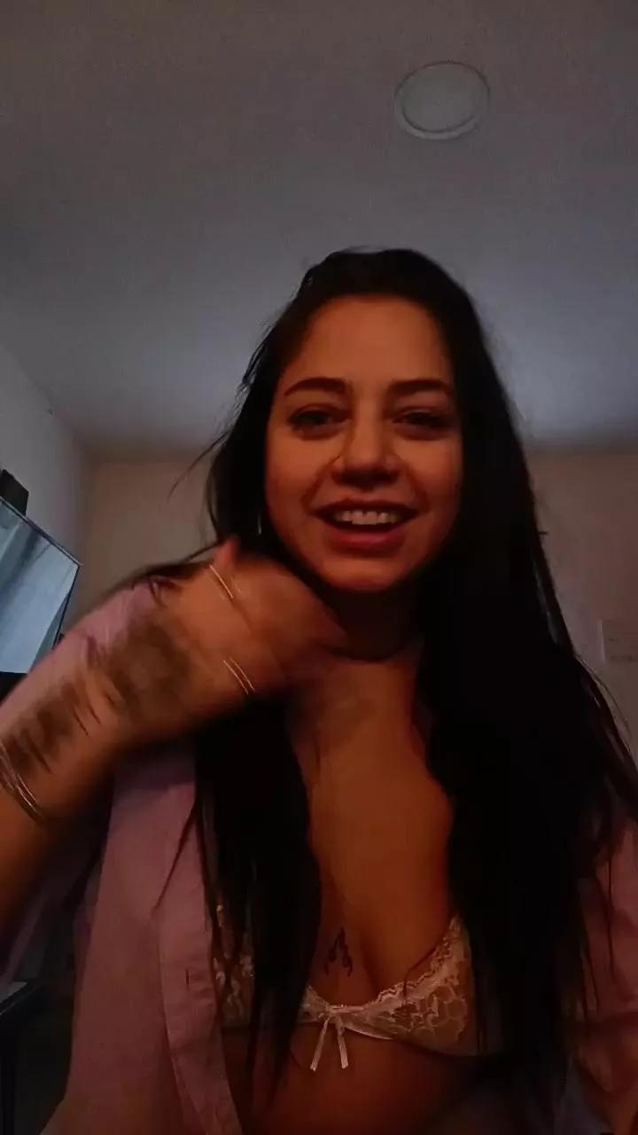 Luulii_loove from Cam4