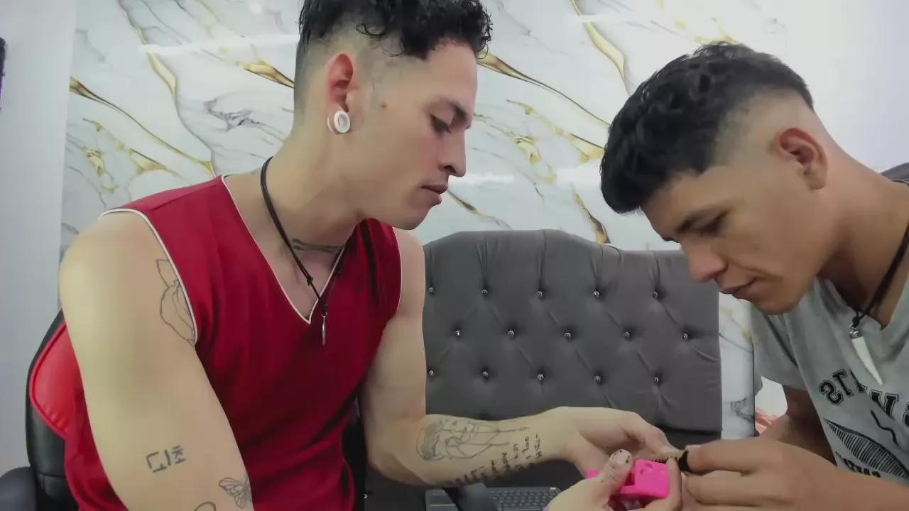 Maxxx_shine from Cam4