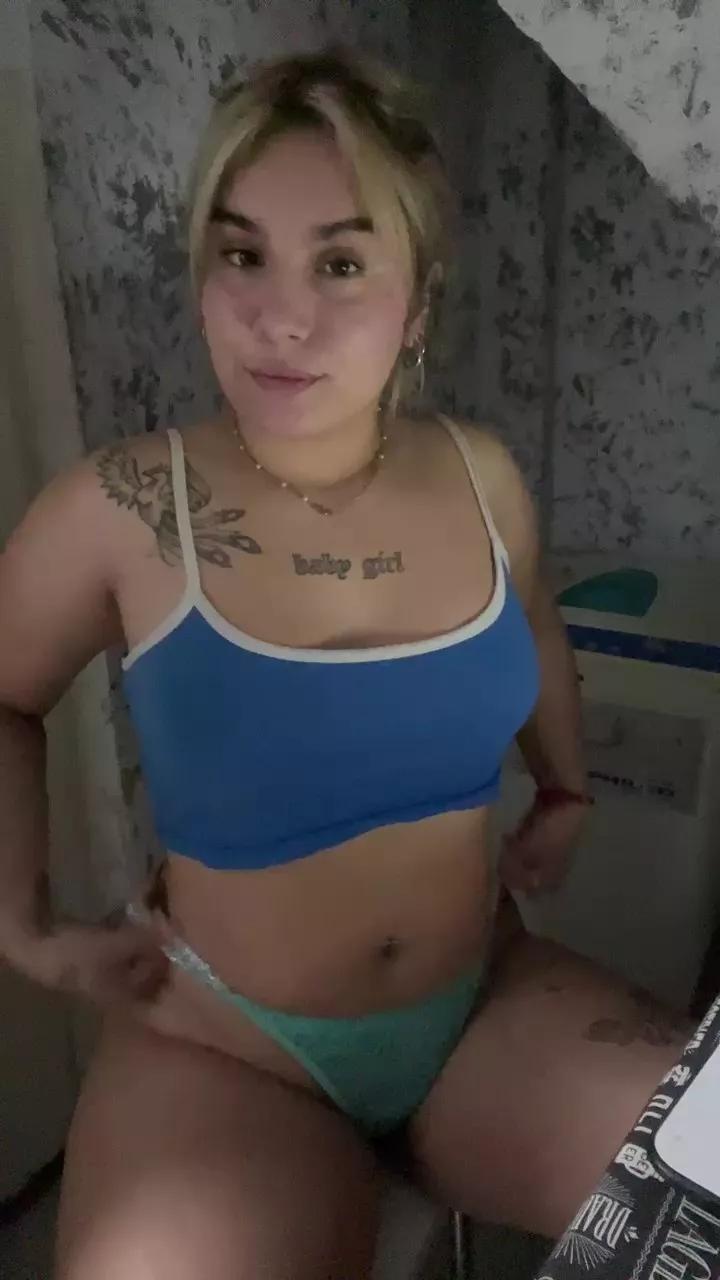 Naiina from Cam4