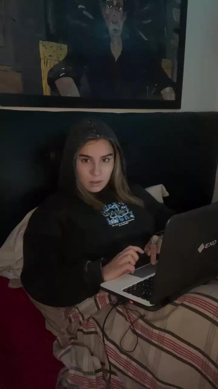 Naiina from Cam4