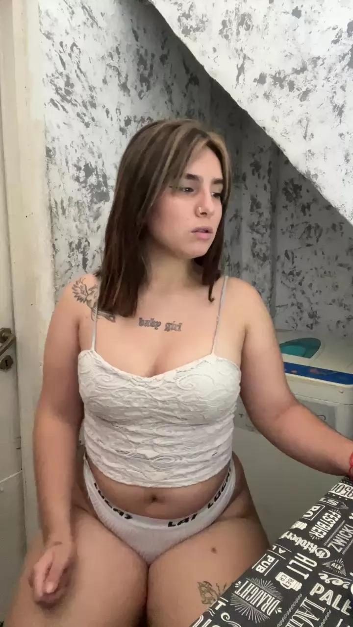 Naiina from Cam4