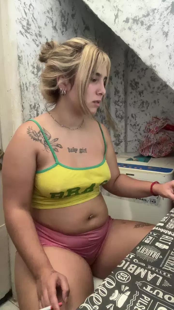 Naiina from Cam4