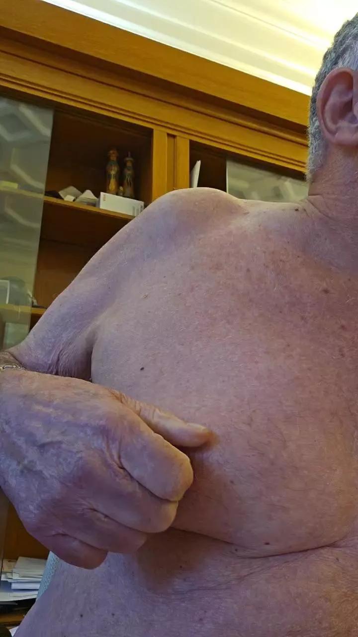 needitt2 from Cam4