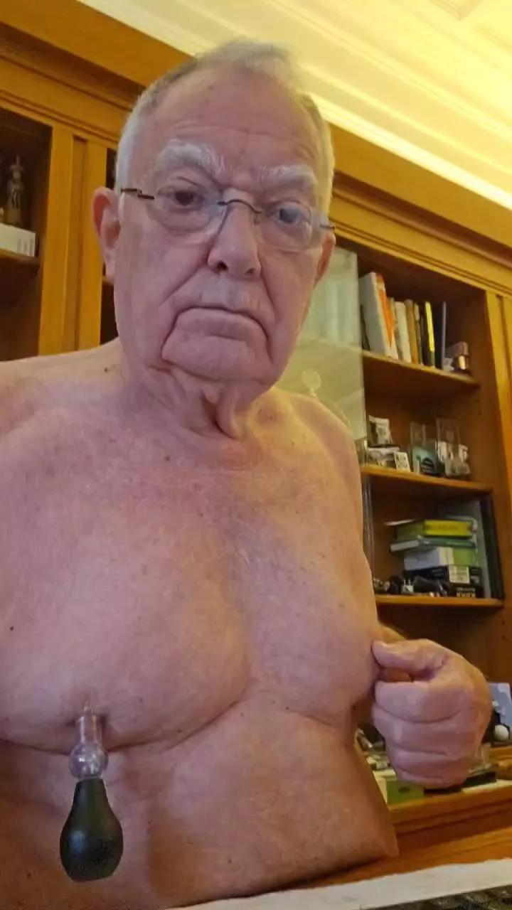 needitt2 from Cam4