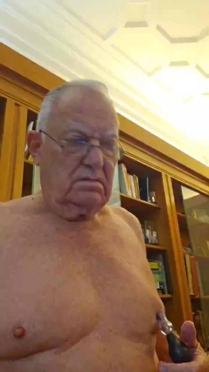 needitt2 from Cam4