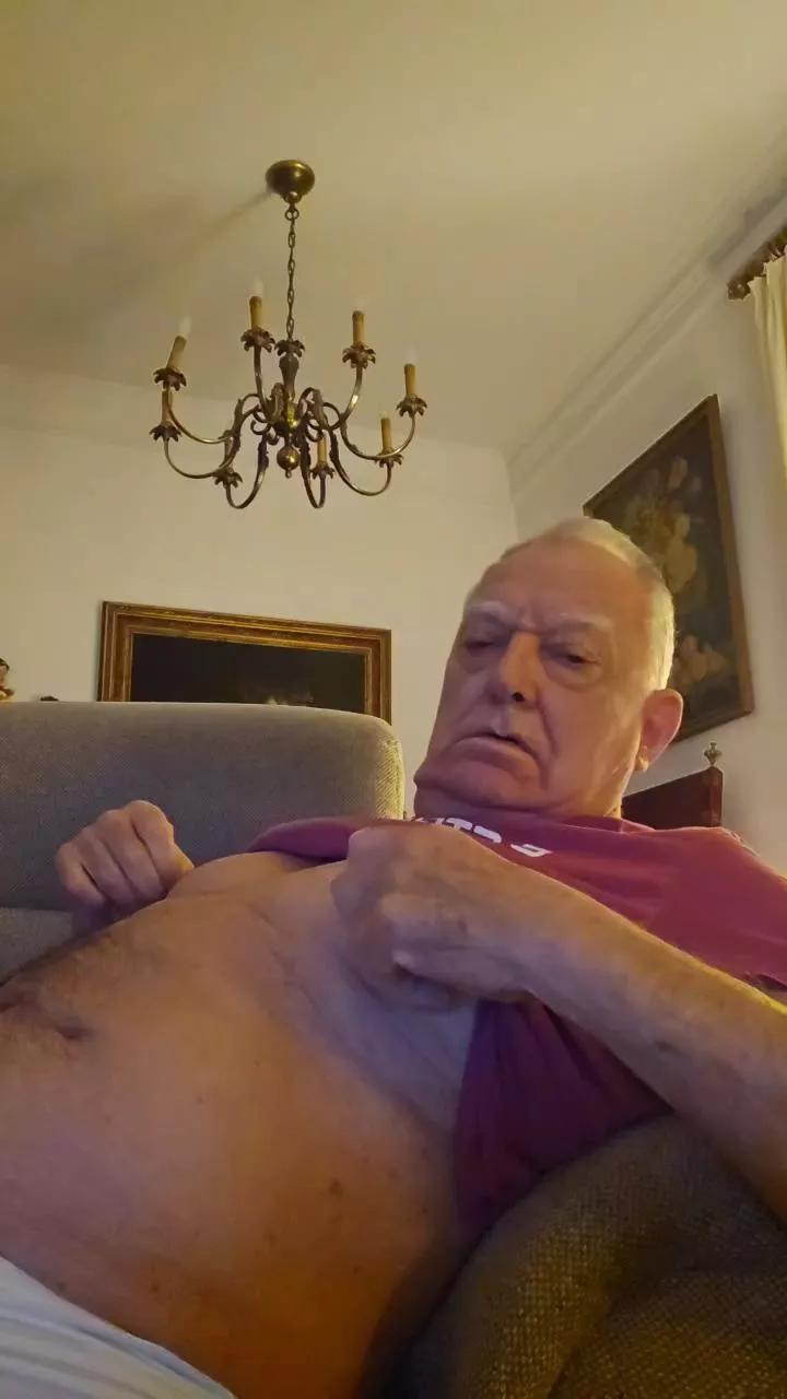 needitt2 from Cam4