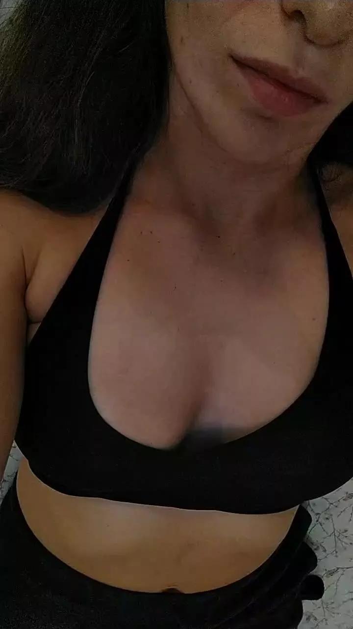 NikiiV from Cam4