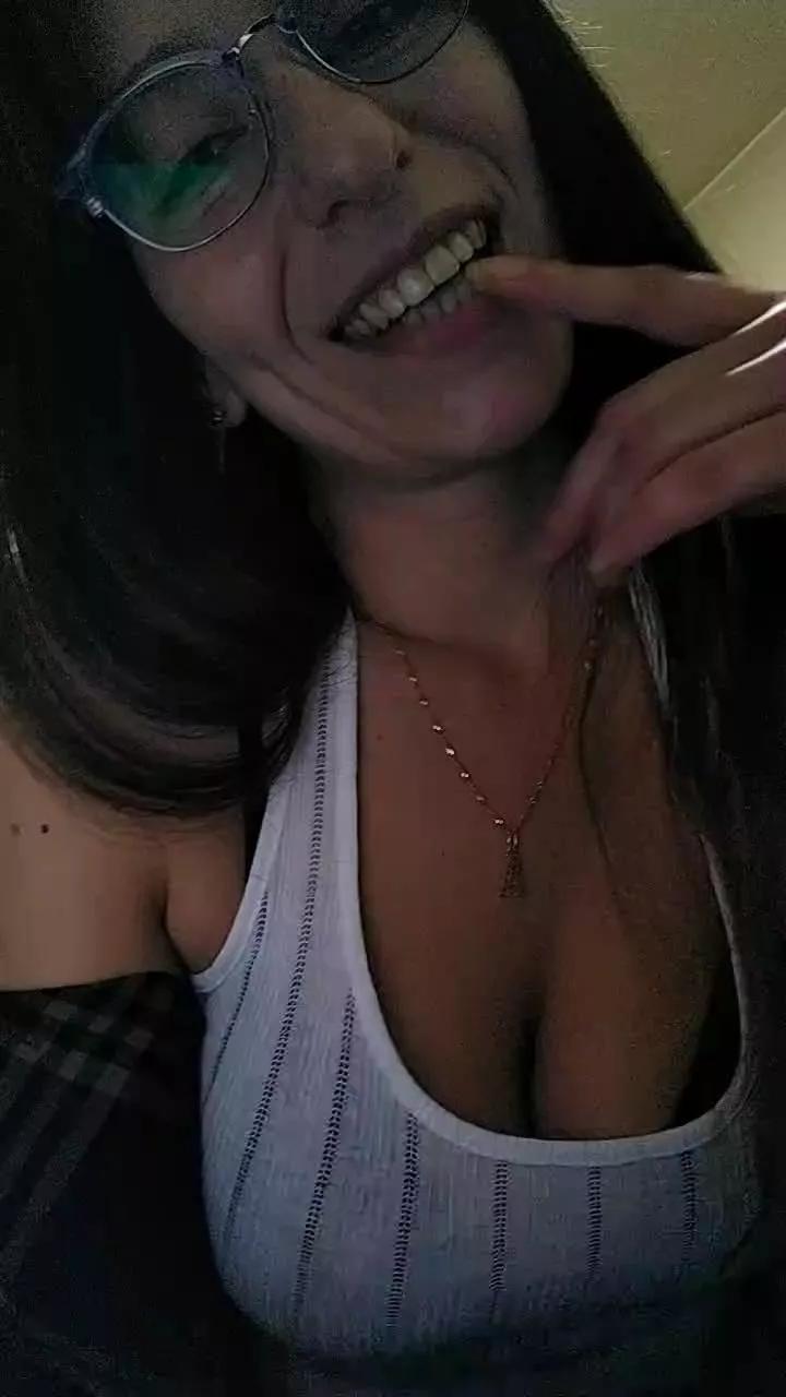 NikiiV from Cam4