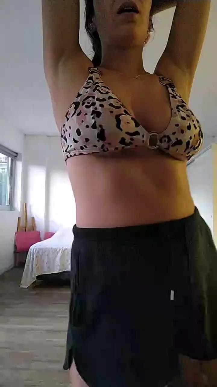 NikiiV from Cam4