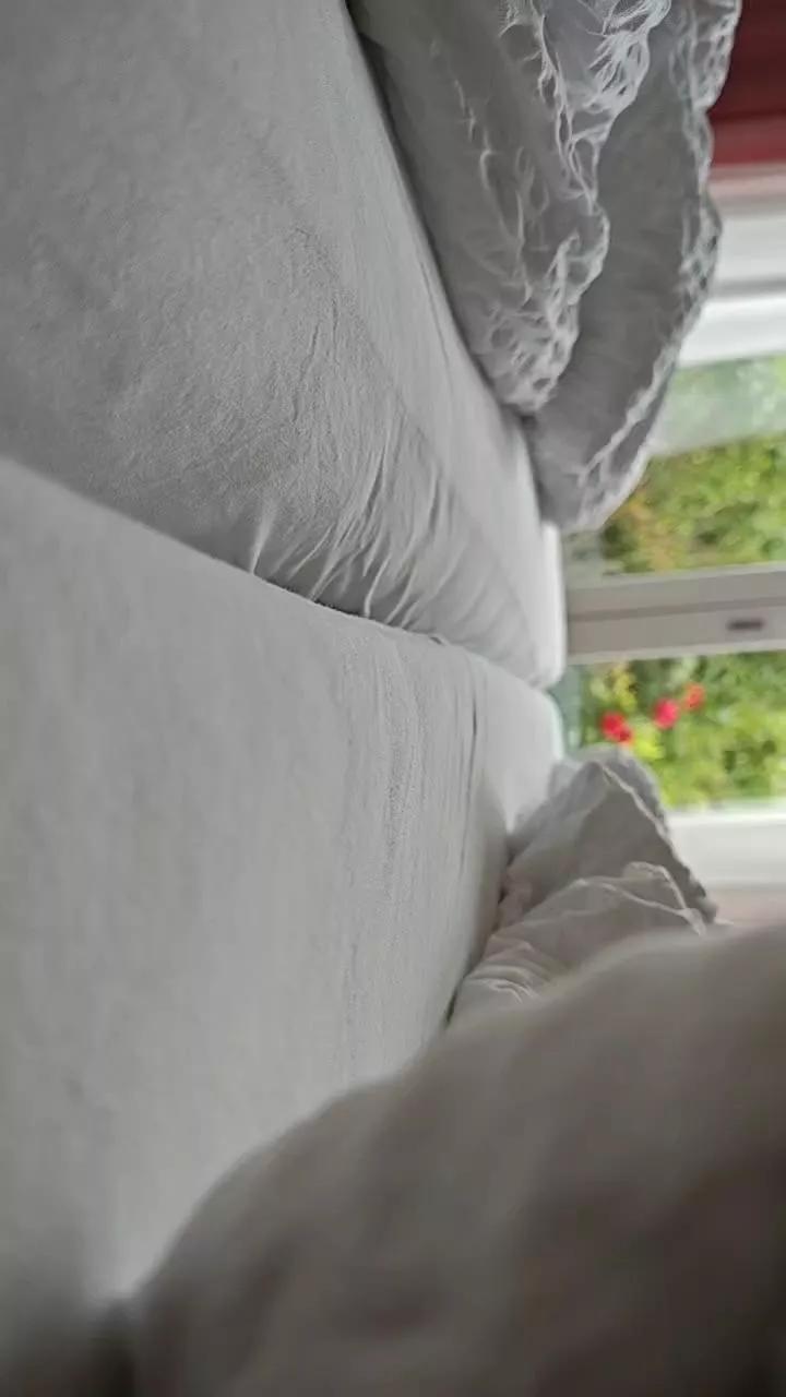 riki_alb from Cam4