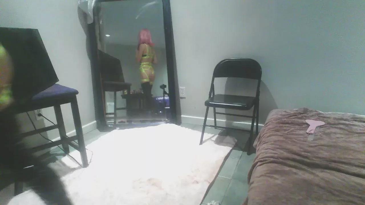 SissyTrixiee from Cam4
