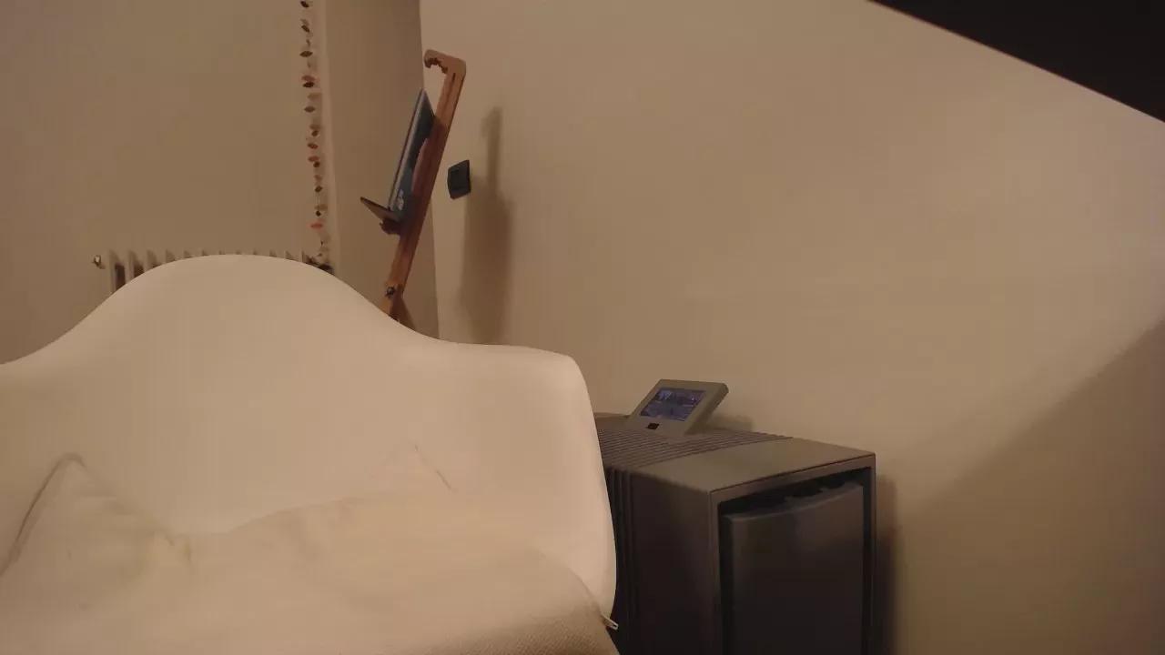 tiptop_xx from Cam4