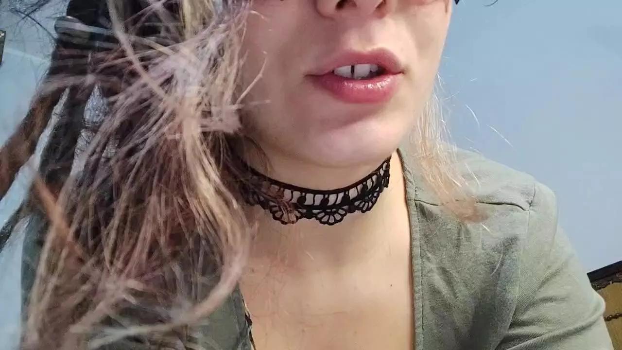 totem45 from Cam4