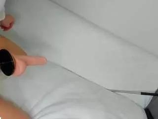 bella-sweeet from CamSoda