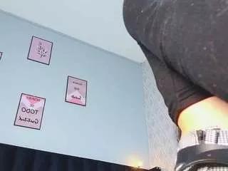 littleebluee from CamSoda