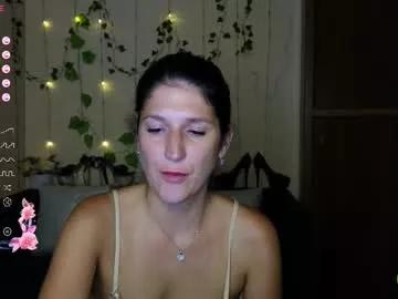 alianna_solo_kiss from Chaturbate