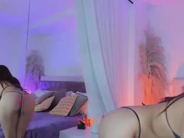 arianaa_collins from Chaturbate
