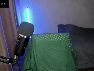 Hell_hotline from Chaturbate