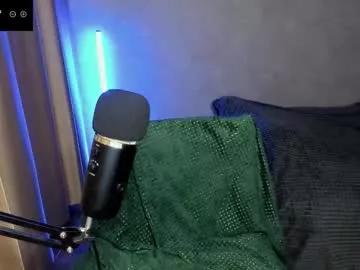 Hell_hotline from Chaturbate