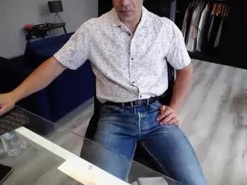 Latino23bom from Chaturbate
