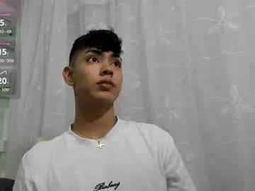 Logantwink18 from Chaturbate