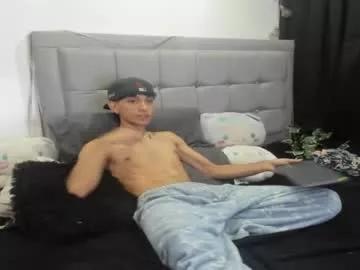 xxherozxx from Chaturbate