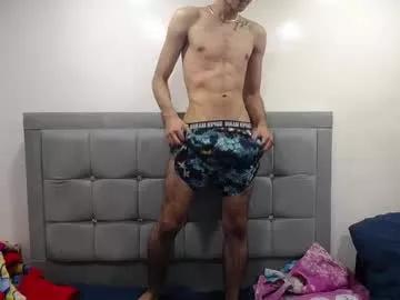 xxherozxx from Chaturbate