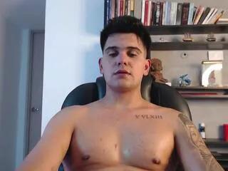 lenyn_max on Flirt4Free