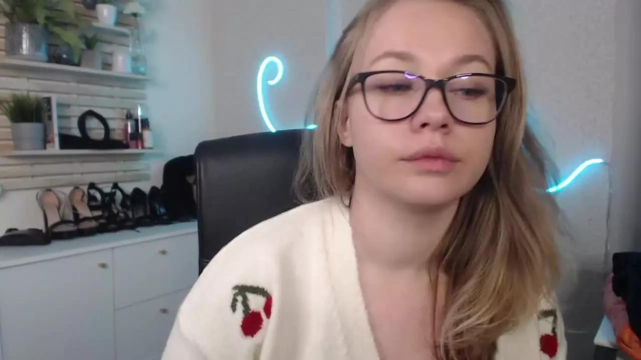 bambiHOLLY from Streamray
