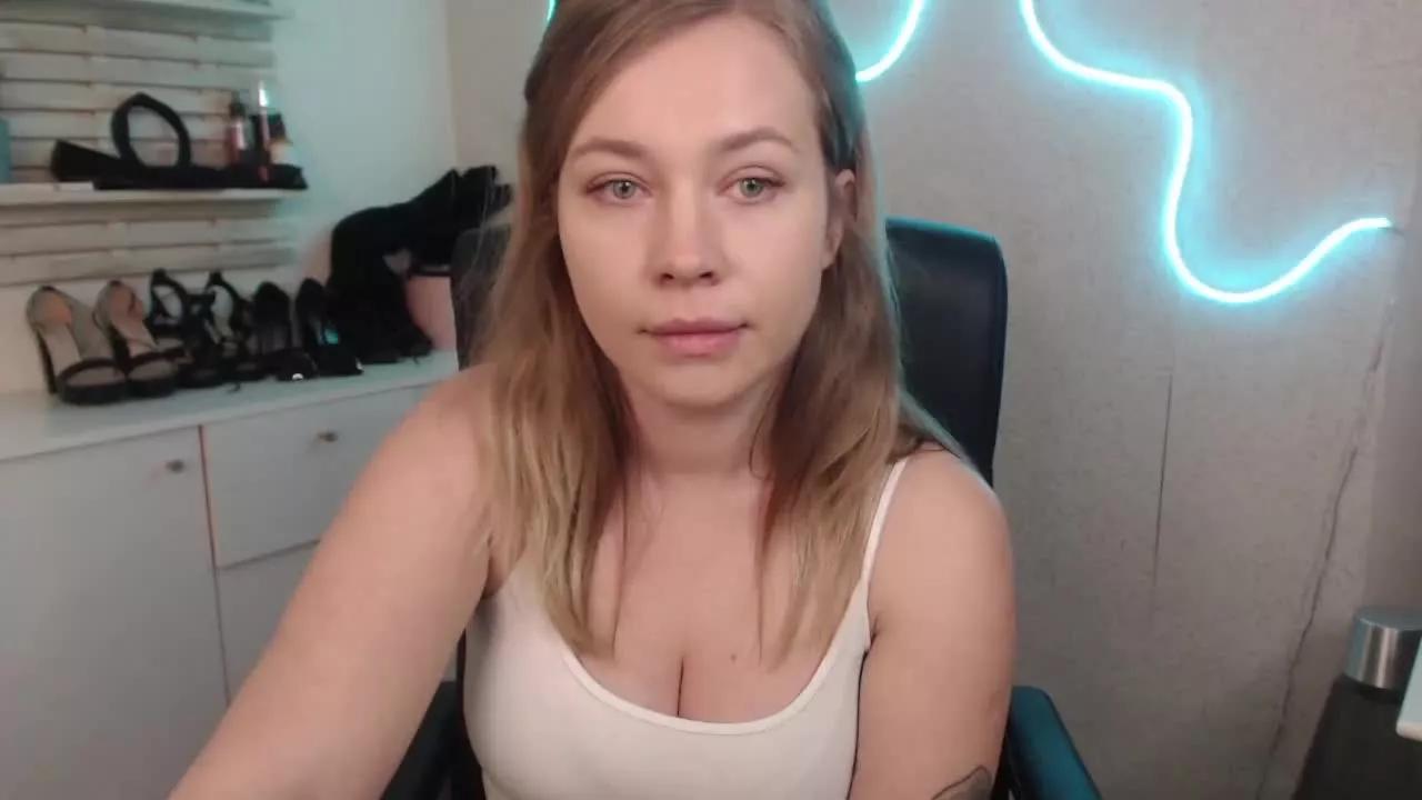 bambiHOLLY from Streamray