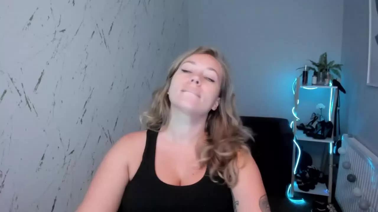 bambiHOLLY from Streamray