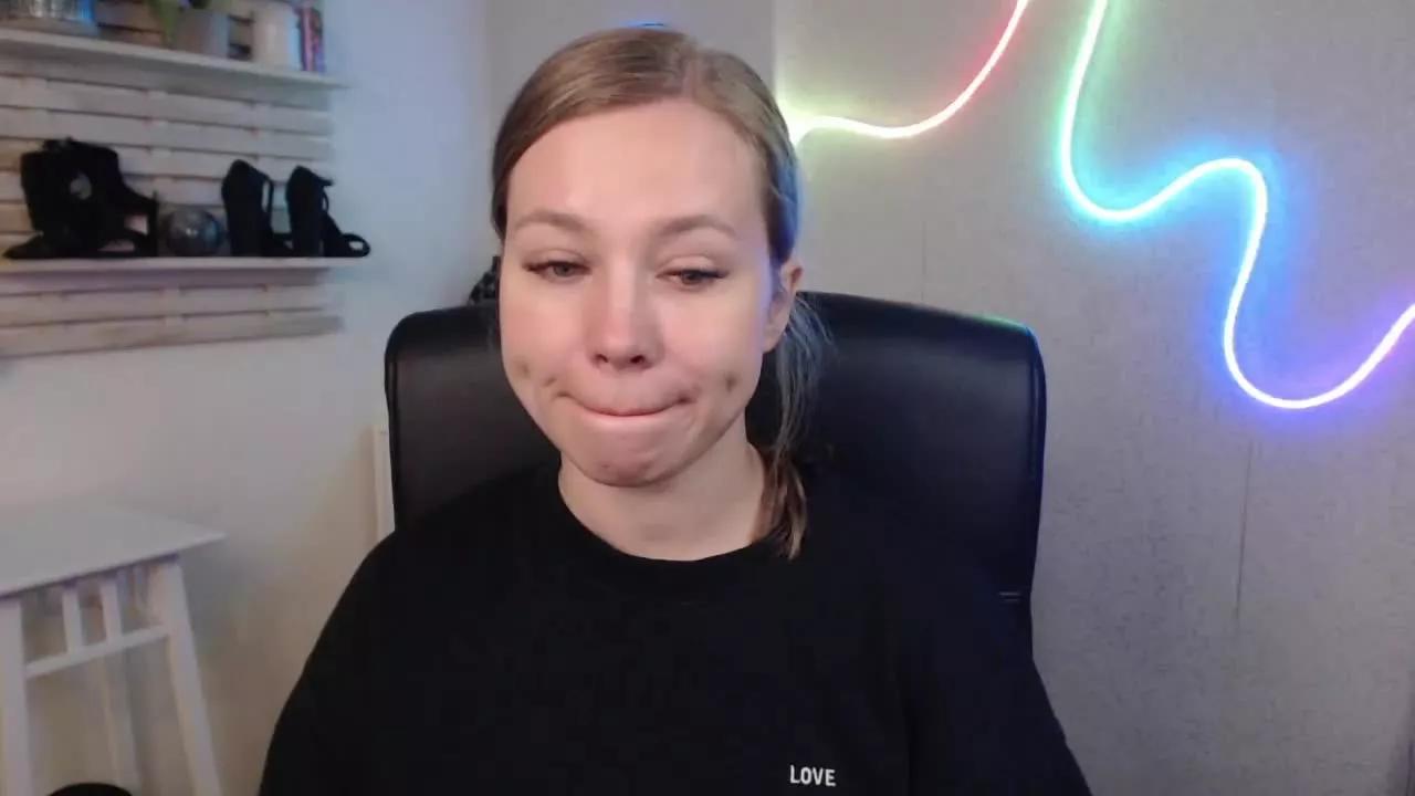 bambiHOLLY from Streamray