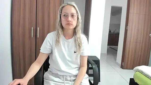 Adele_johnsonn1 from StripChat is Freechat