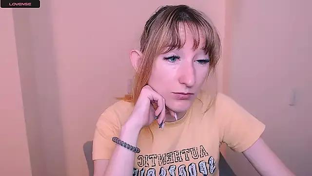 AmandaSell from StripChat