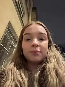 Baby_Tiny from StripChat